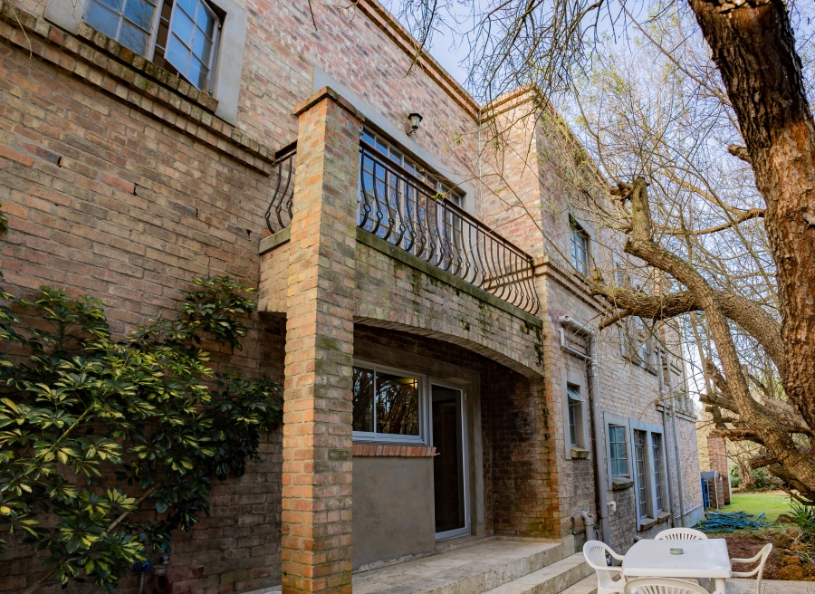 6 Bedroom Property for Sale in Vierlanden Western Cape